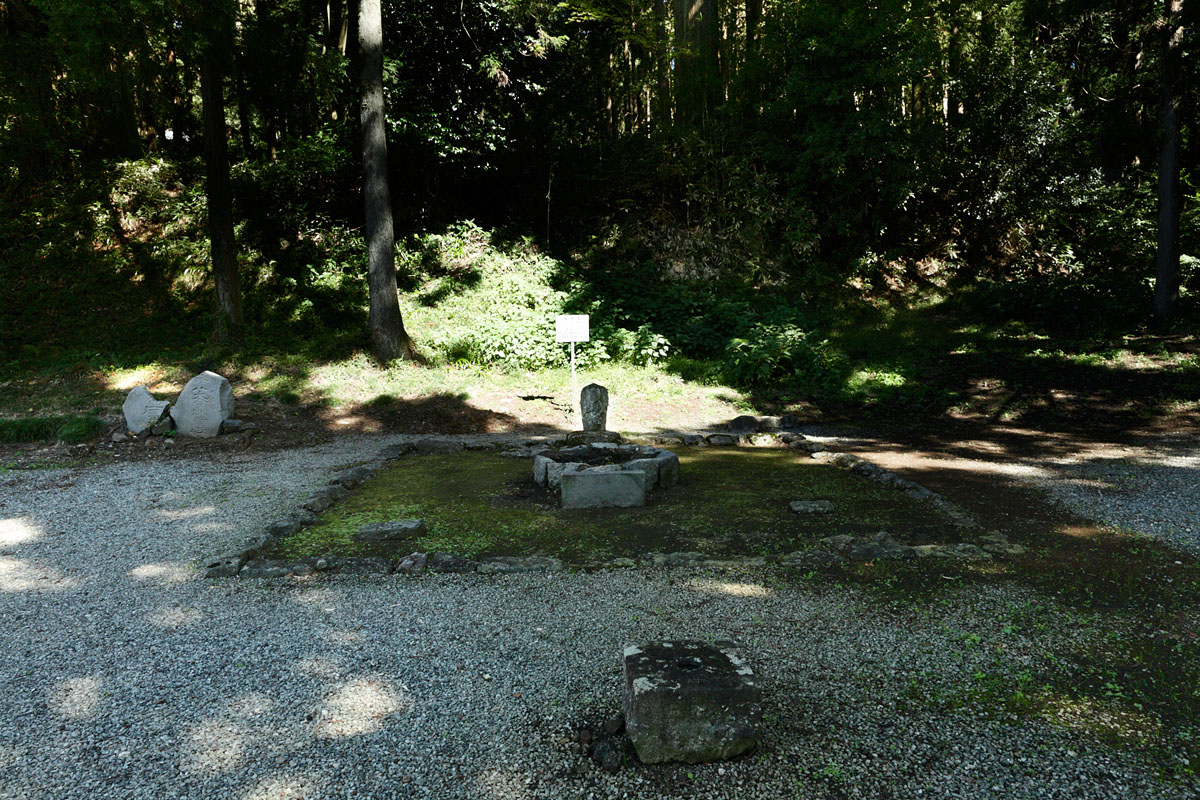 村山浅間神社・護摩壇