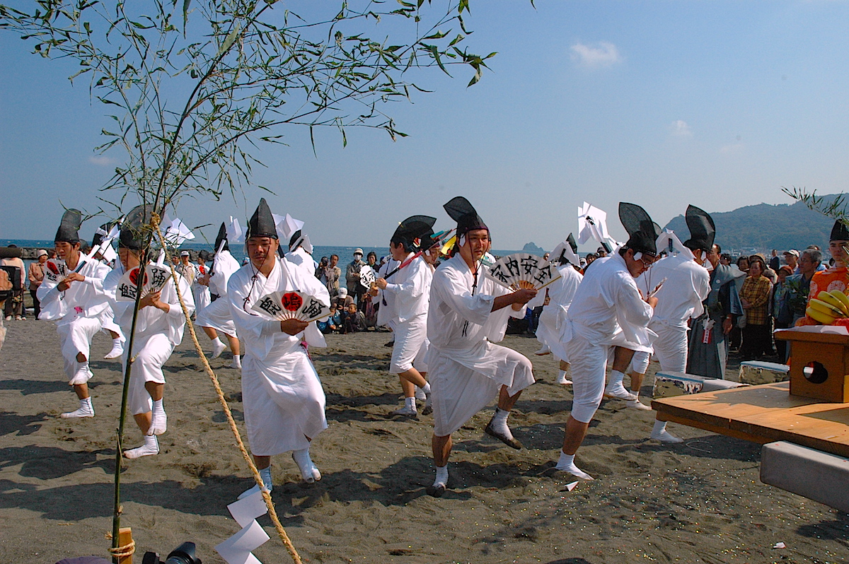 湯川神社（鹿島神社）海中渡御の鹿嶋踊り