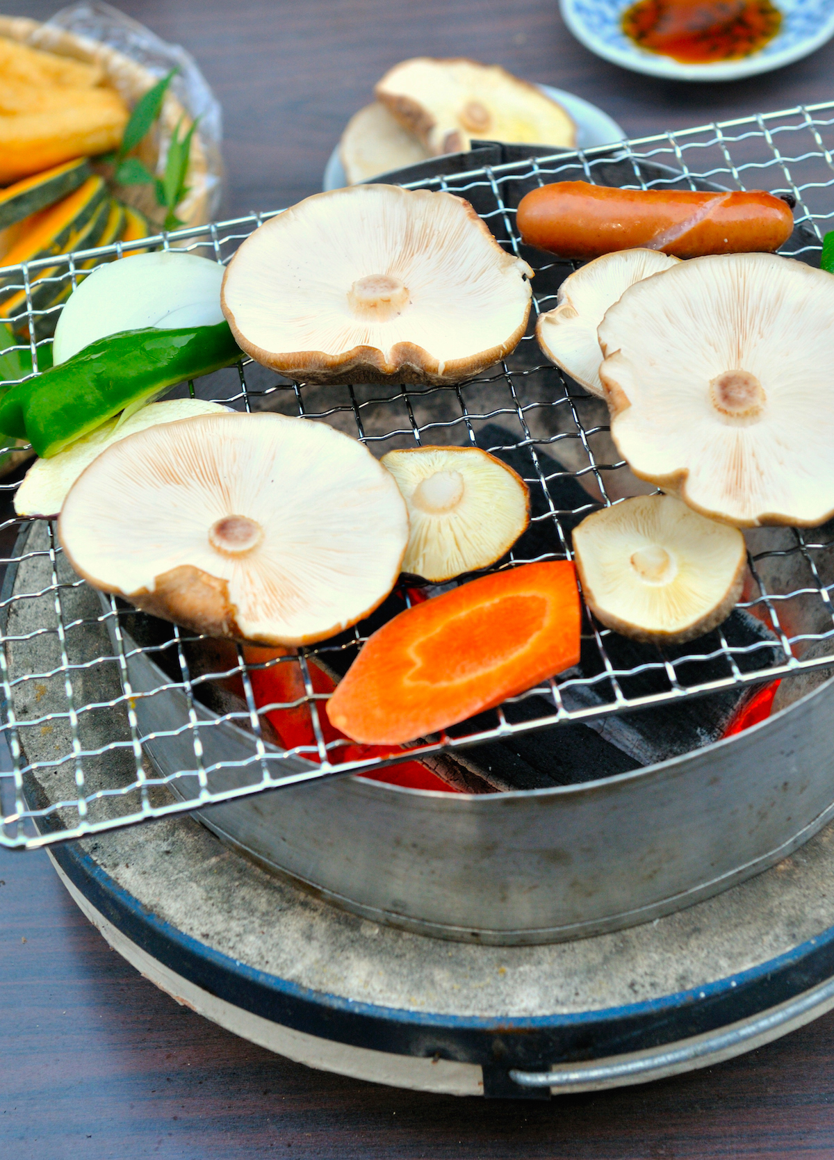 七輪を使った炭火焼き椎茸BBQ