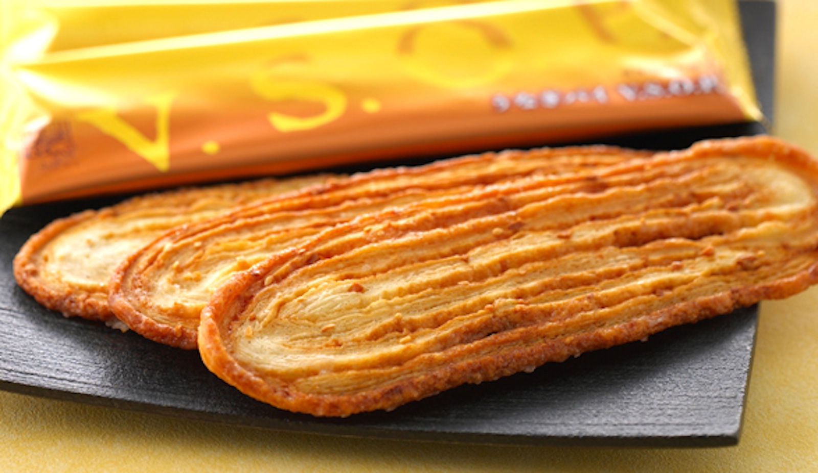 真夜中のお菓子・うなぎパイV.S.O.P.」に驚いた！【春華堂／浜松市