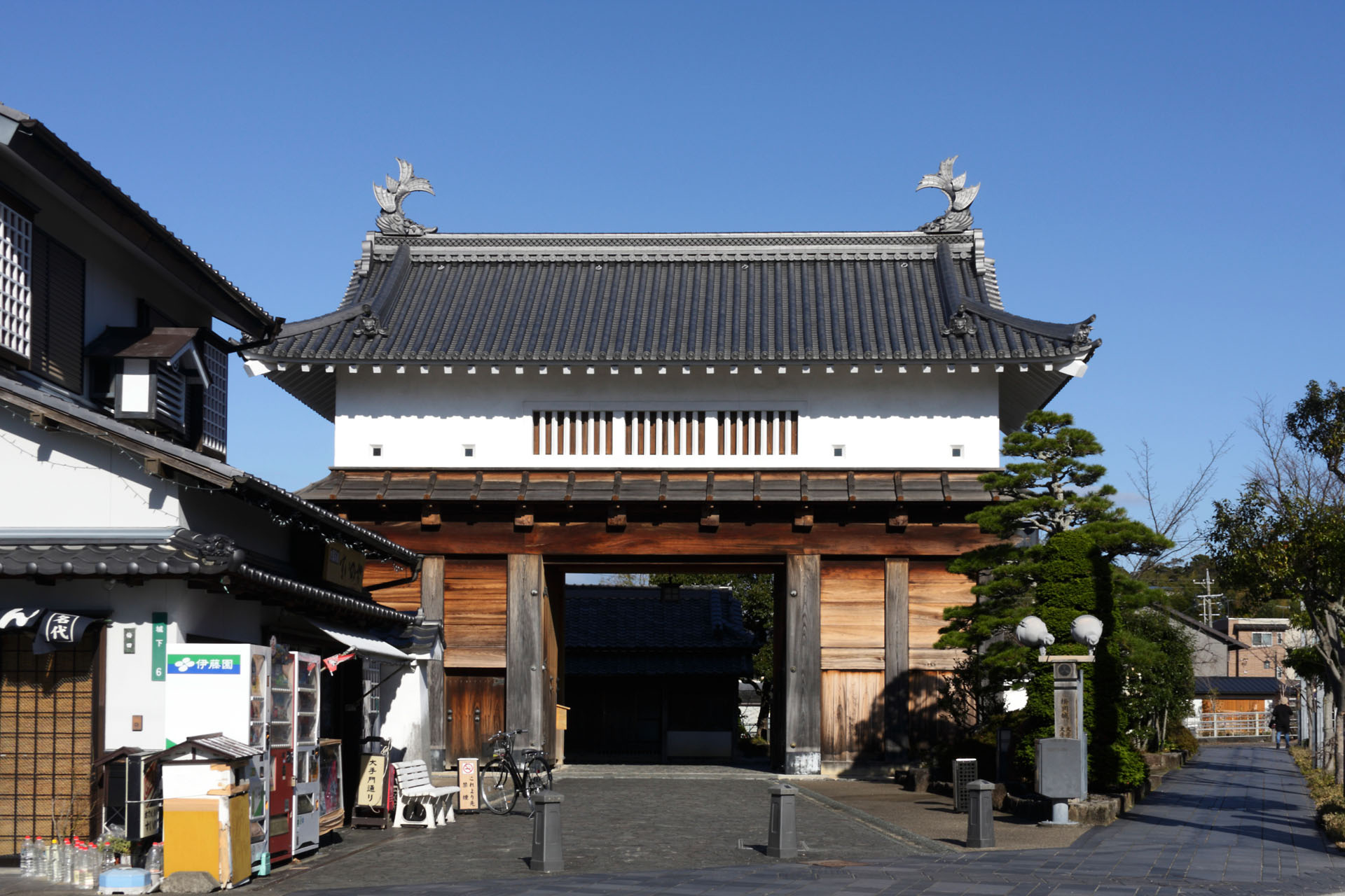 掛川城大手門 | 静岡・浜松・伊豆情報局