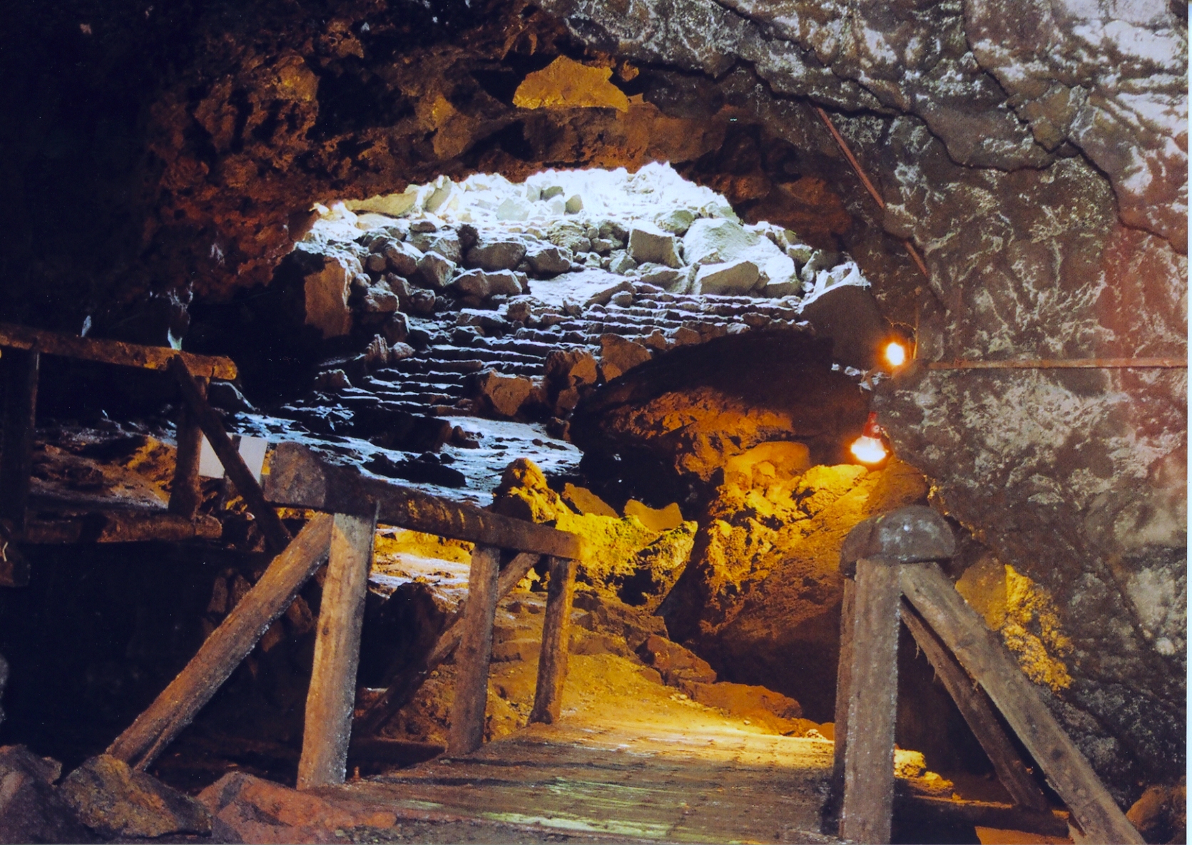 駒門風穴 静岡 浜松 伊豆情報局